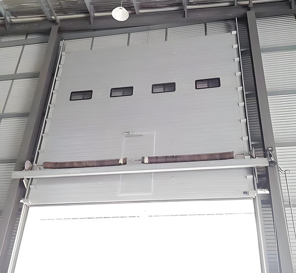 伊州工业滑升门