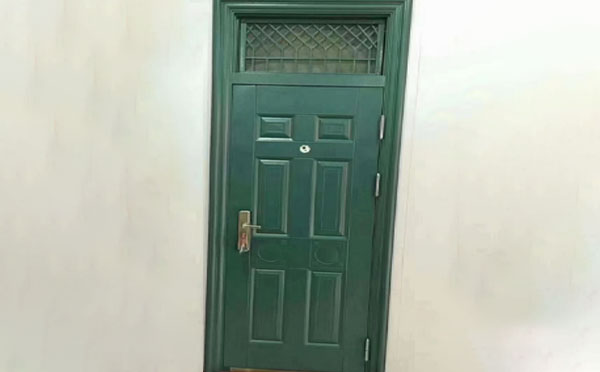 伊州学校教室门