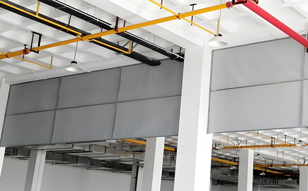 商场防烟分区常闭节点：伊州挡烟垂壁高度与控制器接线图解