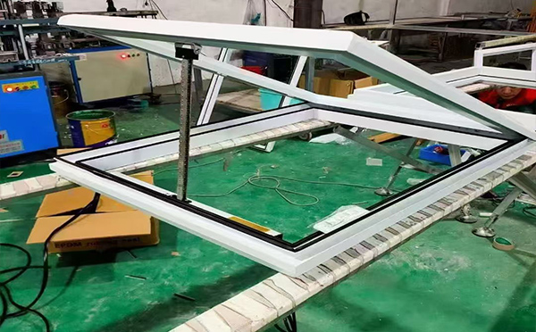 某地下车库出入口伊州排烟窗配置工程