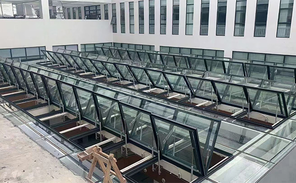 百安科技有限公司近期伊州排烟窗项目案例分享