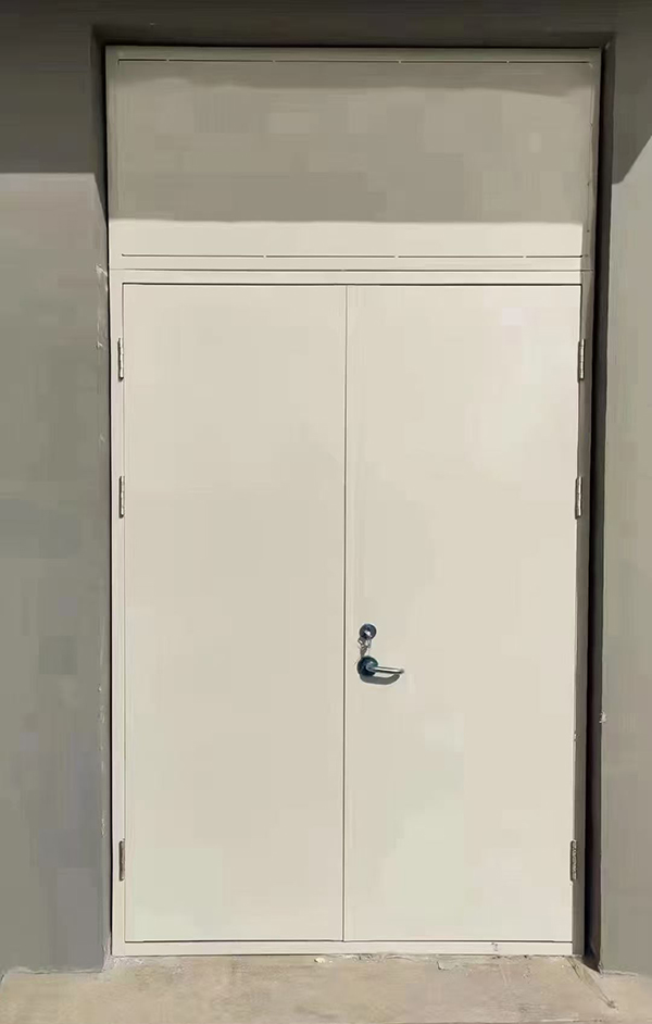 展览馆项目完成大跨度伊州防火门安装